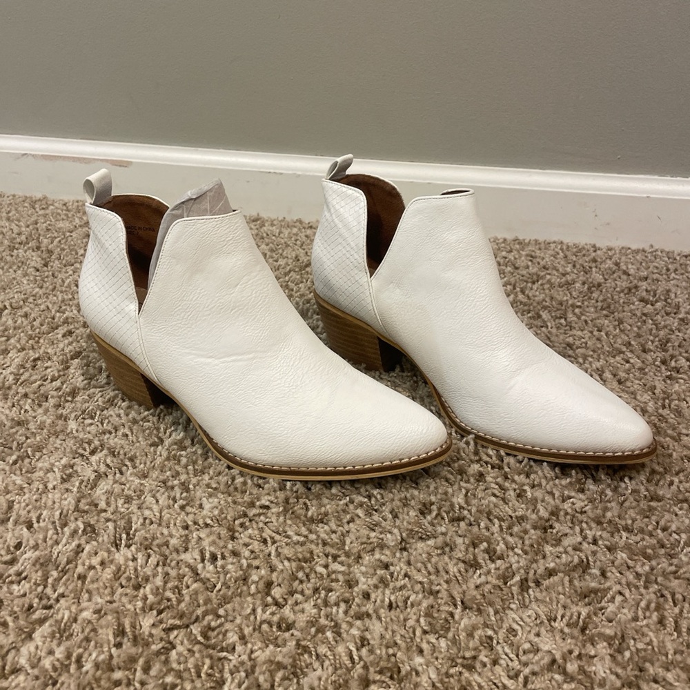 BEAST FASHION White Leather Cutout Ankle Booties